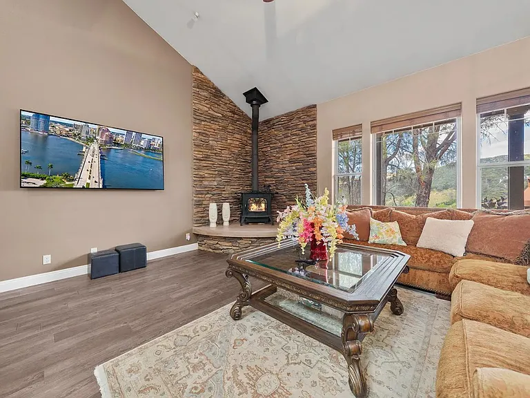 18087 Newview Dr — Photo 22