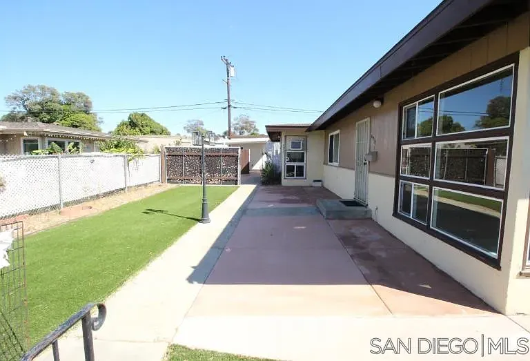 4915 Coconino Way — Photo 2