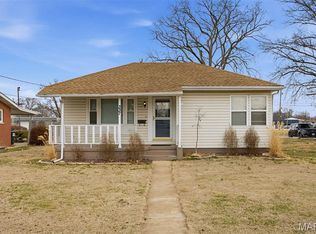 337 N 2nd St, Breese, IL 62230