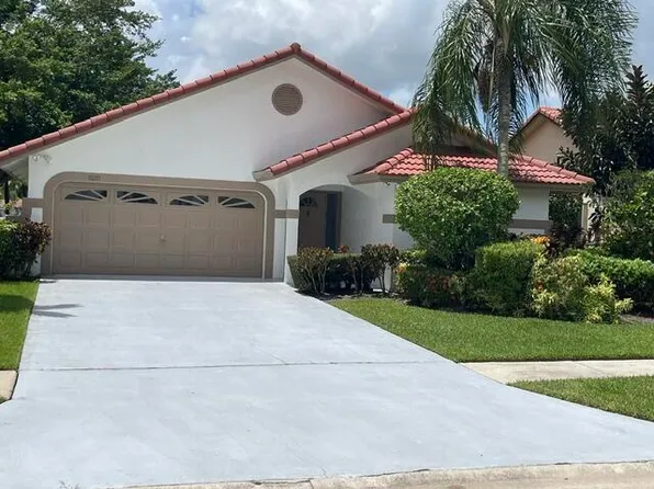 10215 Camelback Ln, Boca Raton, FL 33498