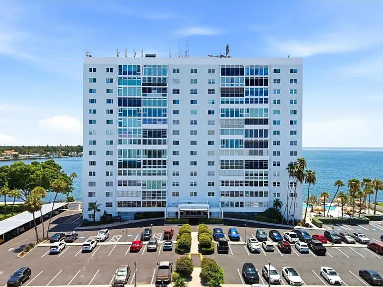7200 Sunshine Skyway Ln S #6G — Photo 2