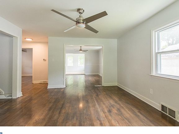 4th image of 1004 Prospect Ave