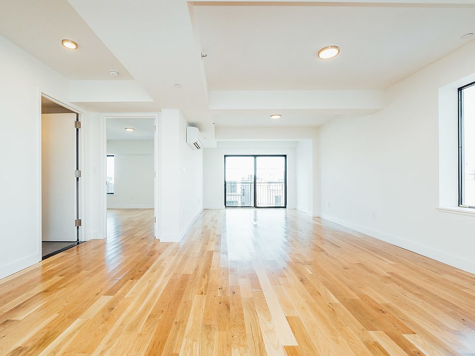1st image of 520 Parkside Ave #4DD