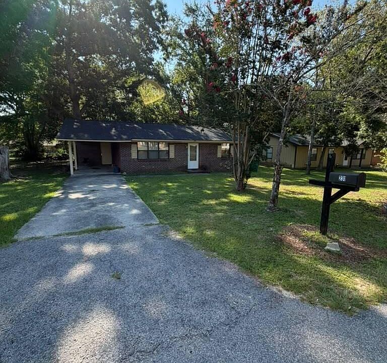 1st image of 231 Canna St
