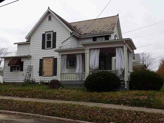 2nd image of 194 W Main St