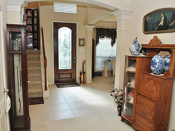 4th image of 125 Emerald Loch Ln