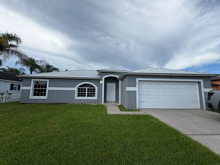 915 Amboise Ln — Photo 1