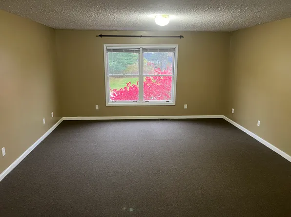 (undisclosed Address), Auburn, ME 04210