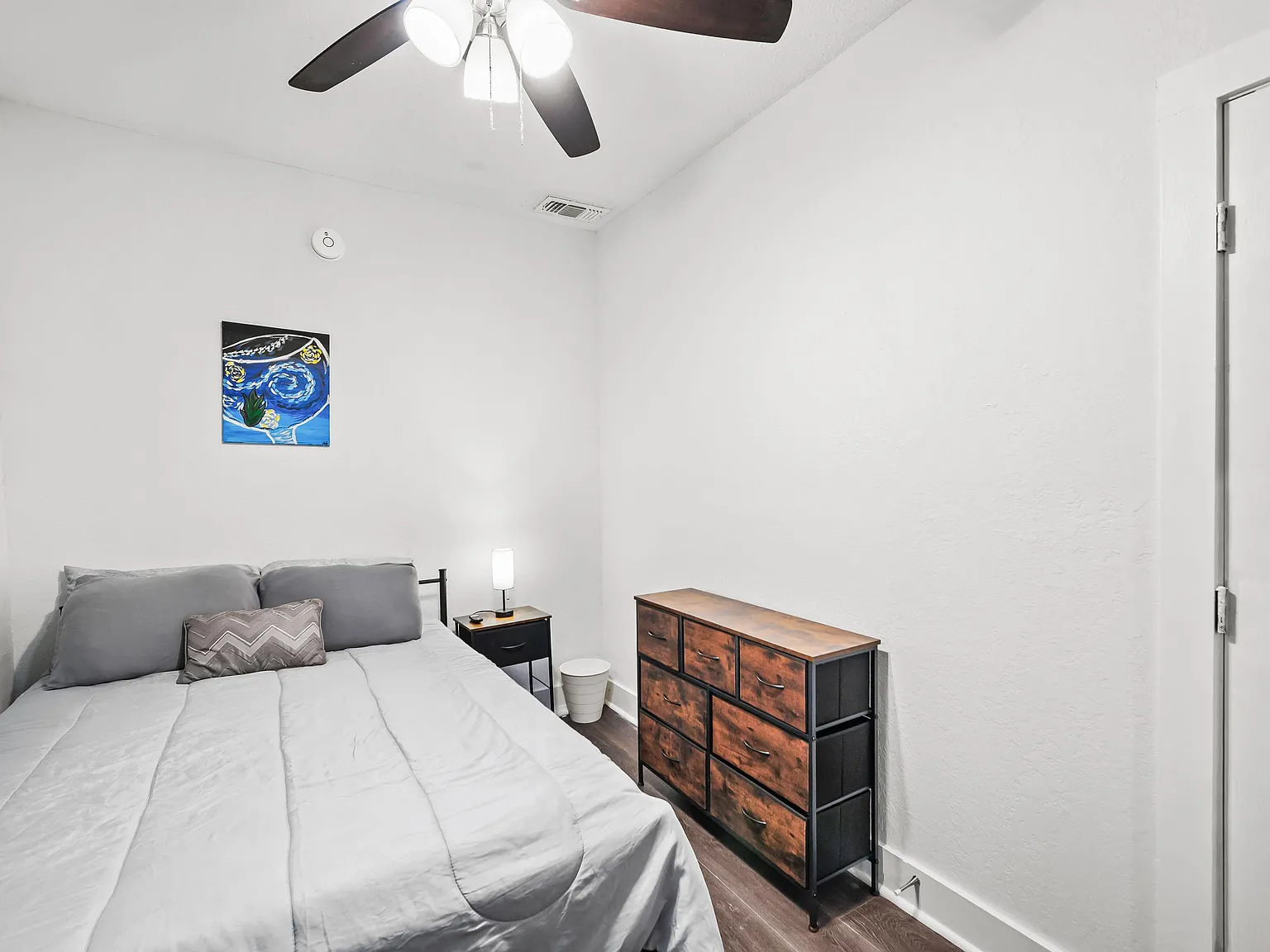 4 bed, 1.0 bath, 1008 sqft, $676 — Photo 3