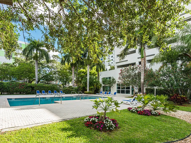 25 Biscayne Park — Photo 11