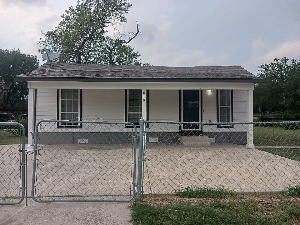 1st image of 615 Cantrell Dr