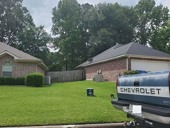3rd image of 106 Willow Bay Dr
