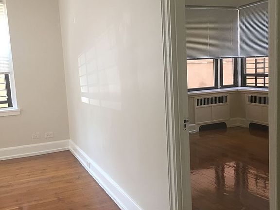 4th image of 2474 Kennedy Blvd APT 4C