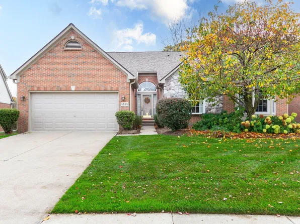 3555 Lexington Dr, Auburn Hills, MI 48326
