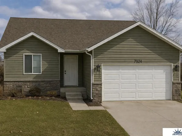7924 N 94th St, Omaha, NE 68122