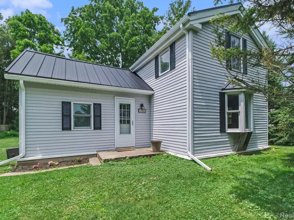 3518 East St, Hadley, MI 48440