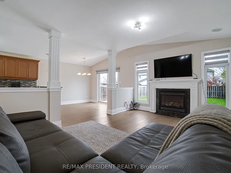 1565 Mickleborough Ct — Photo 10