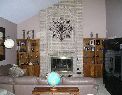 2nd image of 318 WOODWAY FOREST