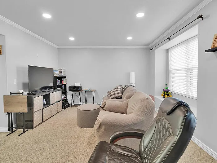 374 E Braidhill Dr — Photo 7