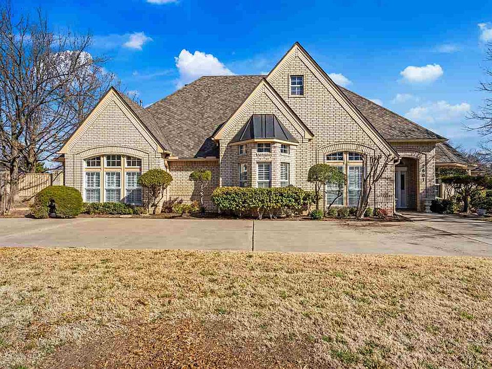 1st image of 2601 NW Lake Ridge Dr
