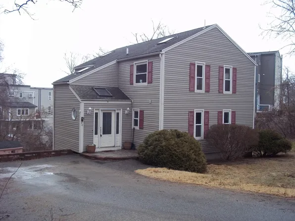 40 Menotomy Rd, Plymouth, MA 02360