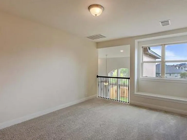 1422 Oaklawn Dr — Photo 8