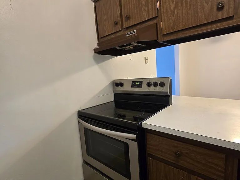 305 Aqua Ct — Photo 19