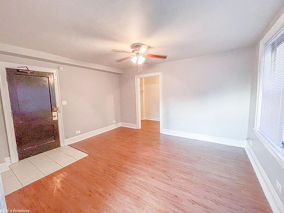 5th image of 4236 N Broadway St #317