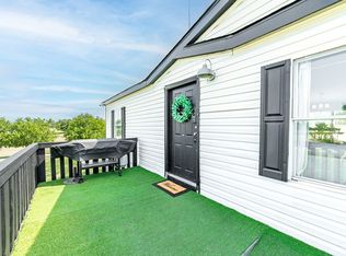 627 Coyote Trl, Rhome, TX 76078