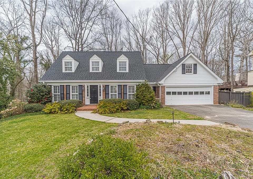 1st image of 3914 Parkcrest Dr NE
