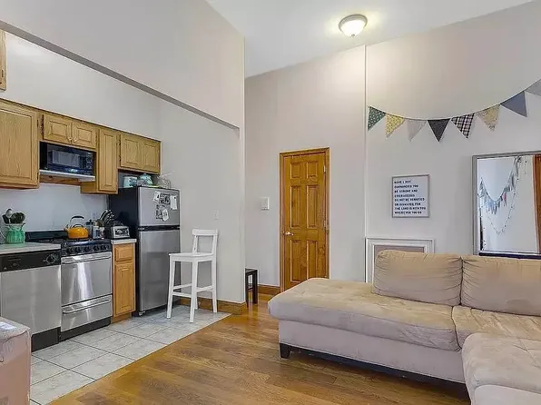 908 Columbus Avenue image 1 of 8