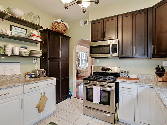5th image of 3619 Elaine St
