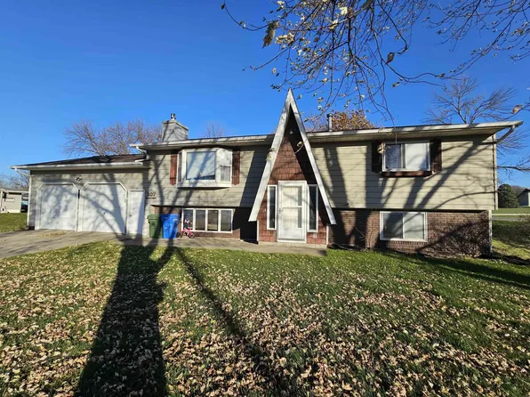 307 S Chestnut St, Lawler, IA 52154