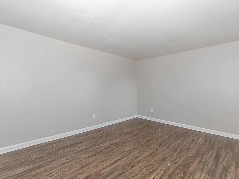 Tidwell Park Apartments — Photo 18