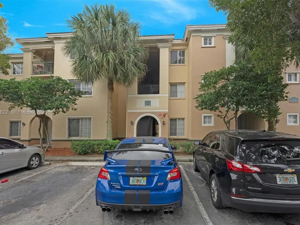 2586 Centergate Dr APT 303, Hollywood, FL 33025