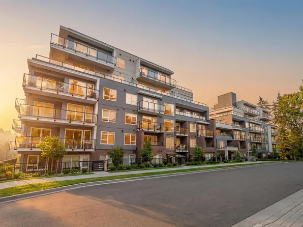 2002 Saint George St #305, Pt Moody, BC V3H 0N4