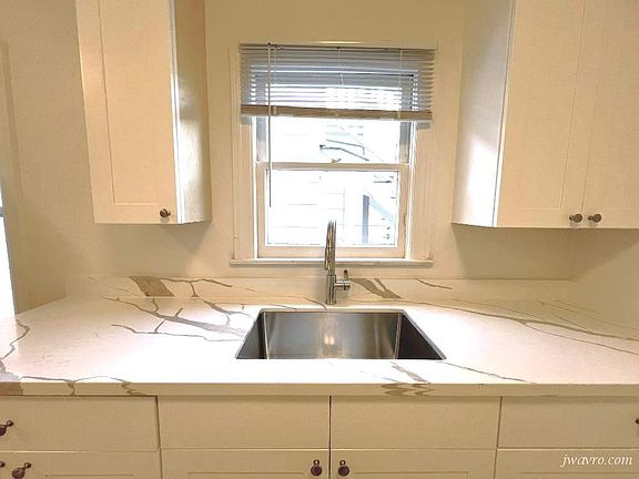 3rd image of 1980 Jefferson St APT 203