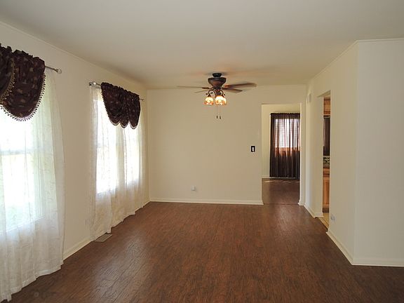 5th image of 12 Auburn Dr