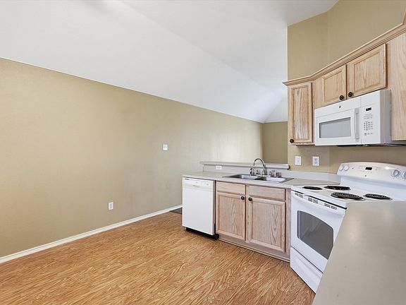 4th image of 9229 Chesapeake Ln