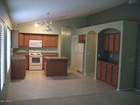 3rd image of 8025 S 47th Ln