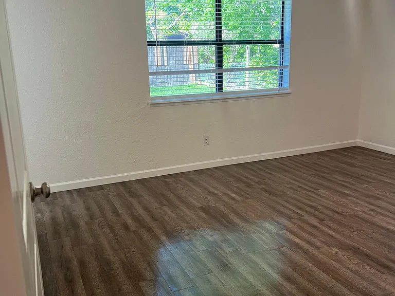 1113 Springwood Dr — Photo 14