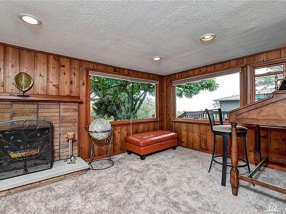 5th image of 4308 33rd St NE