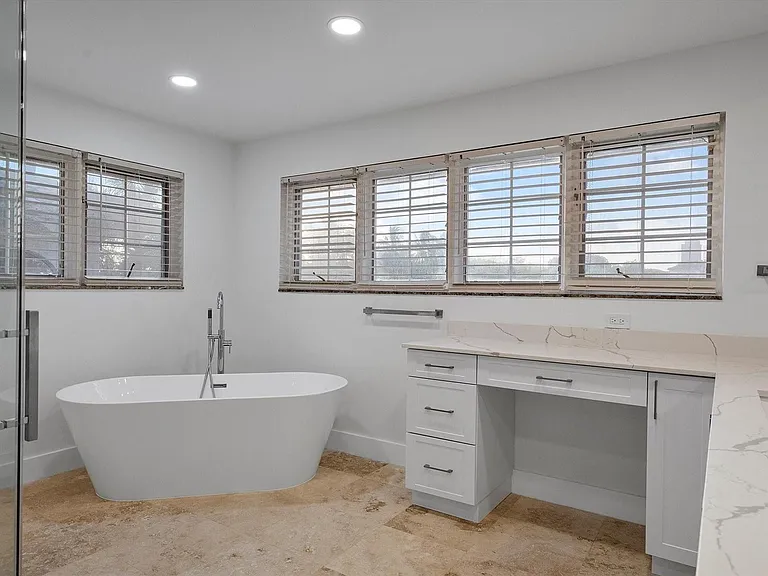 1421 Ponce De Leon Dr — Photo 57