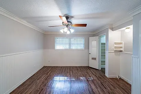 10503 Greencreek Dr — Photo 16