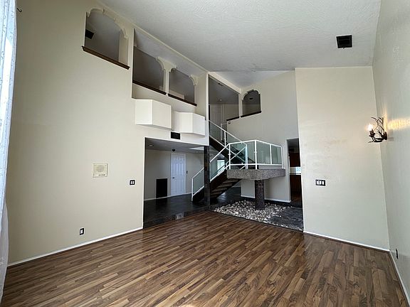 2nd image of 18144 Harbor Dr