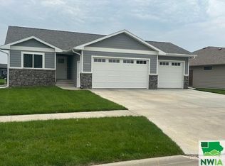 1408 Cornell St, Vermillion, SD 57069