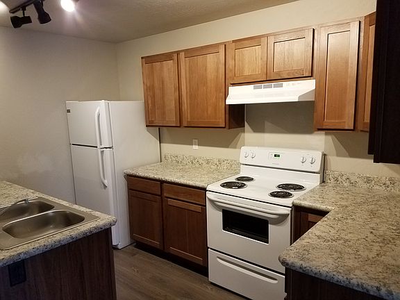 5th image of 34 W Evergreen Dr #C