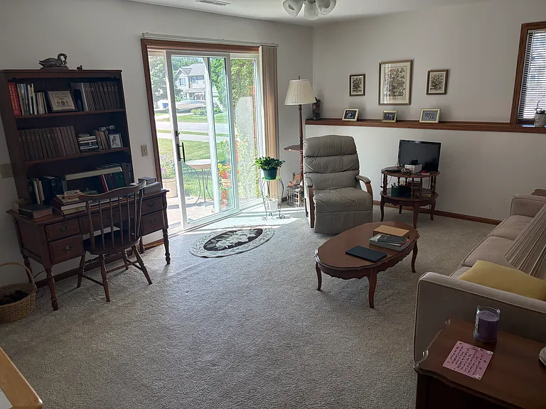4553 Windsor Rd — Photo 4