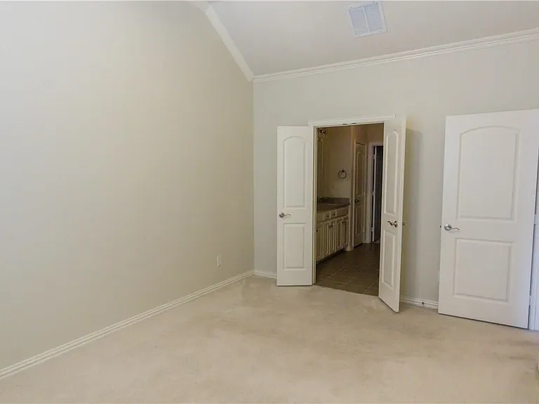 226 Alexandra Ave — Photo 5
