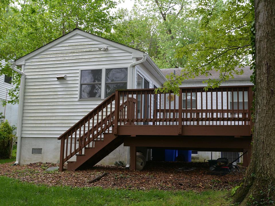 2nd image of 4405 Everett St